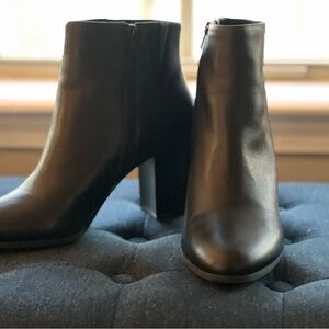 Vionic, black leather ankle boots.